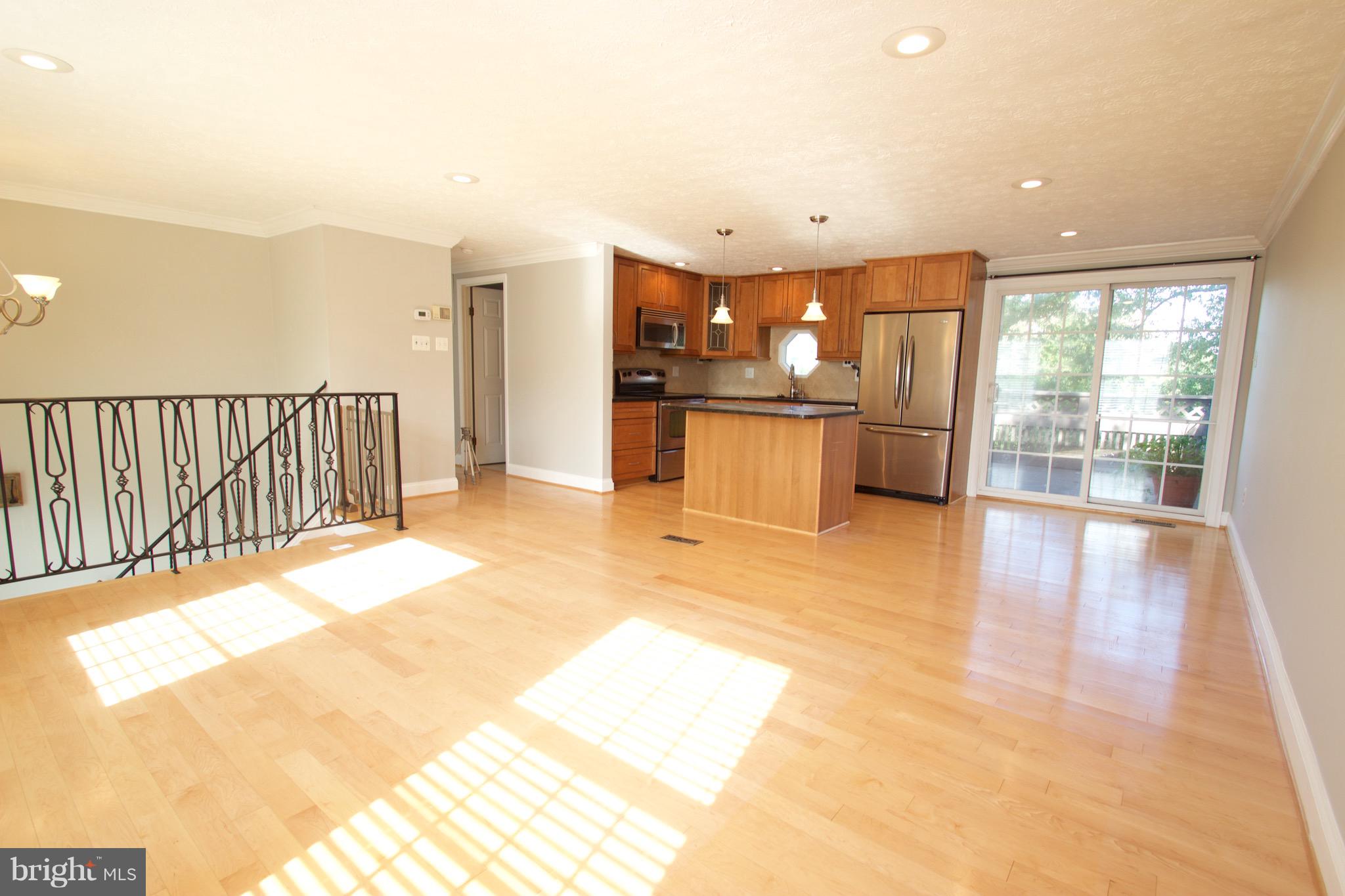 10 Box Circle Baltimore, MD 21221 - Photo 5 of 27 Large gathering area leads to huge deck.