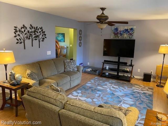 5548 Newark Road Imlay City, MI 48444 - Photo 5 of 46 IMG_3033.jpg