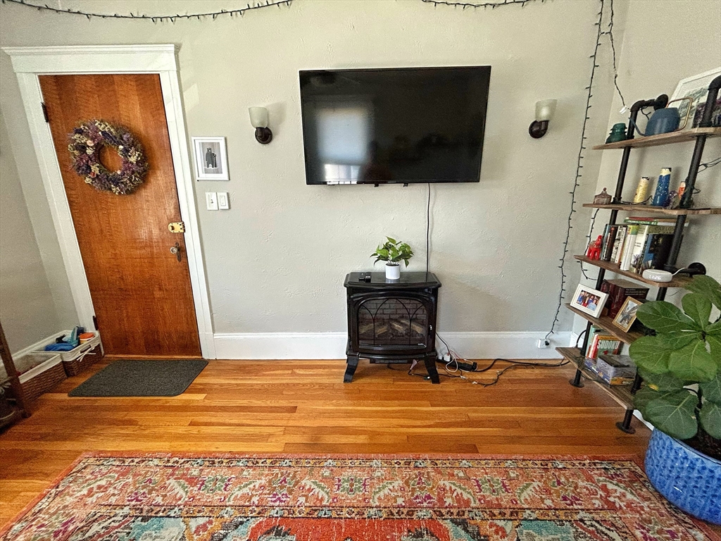 18 Ropes Street, Unit 2R Salem, MA 01970 - Photo 4 of 25