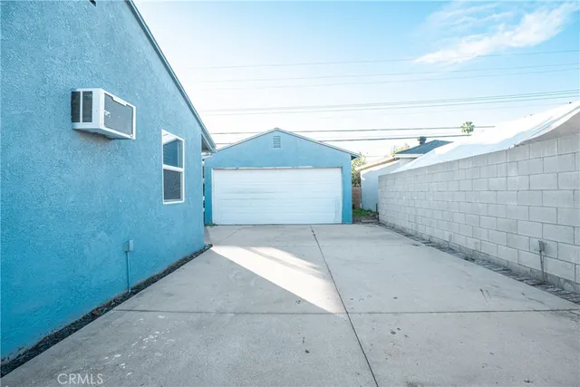 a view of backyard of house