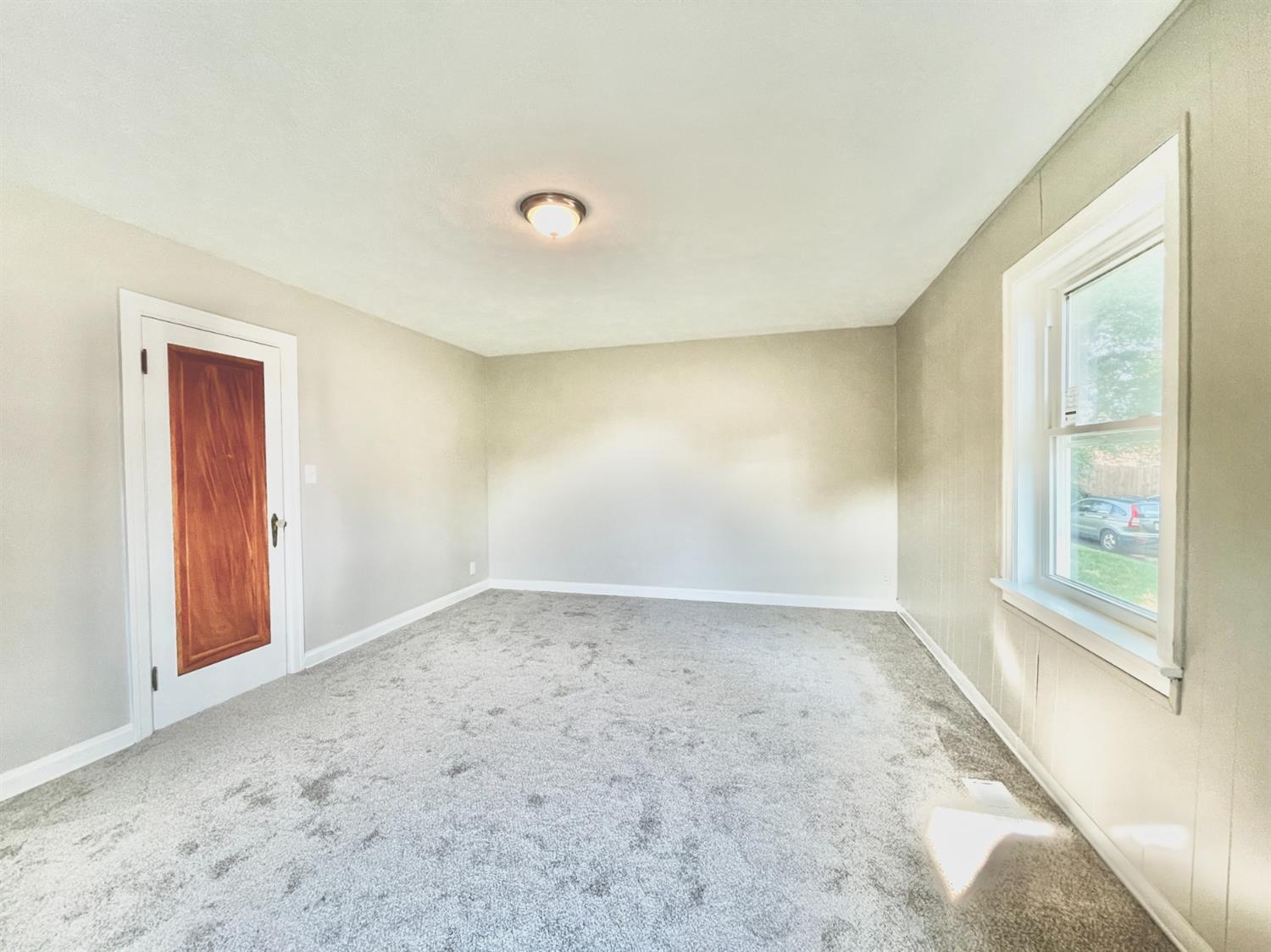 5583 Leumas Road Cincinnati, OH 45239 - Photo 14 of 18 Gallery Image 14