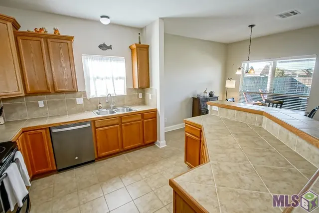 $247,900 | 23249 Conifer Drive, Denham Springs, LA 70726