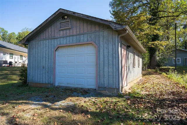 a front view of house with yard