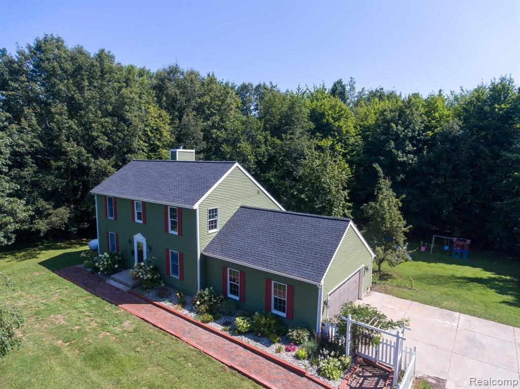 2627 Fisk Road Howell, MI 48843 - Photo 16 of 20