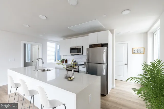 $2,975 | 1130 North Delaware Avenue, Unit 2B, Philadelphia, PA 19125