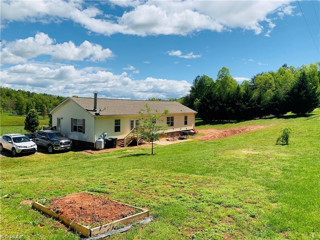 2325 Boiling Springs Road Purlear, NC 28665 - Photo 28 of 29