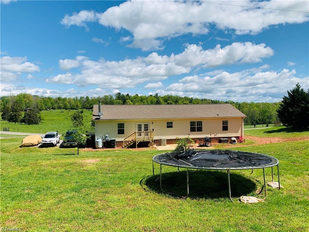 2325 Boiling Springs Road Purlear, NC 28665 - Photo 4 of 29
