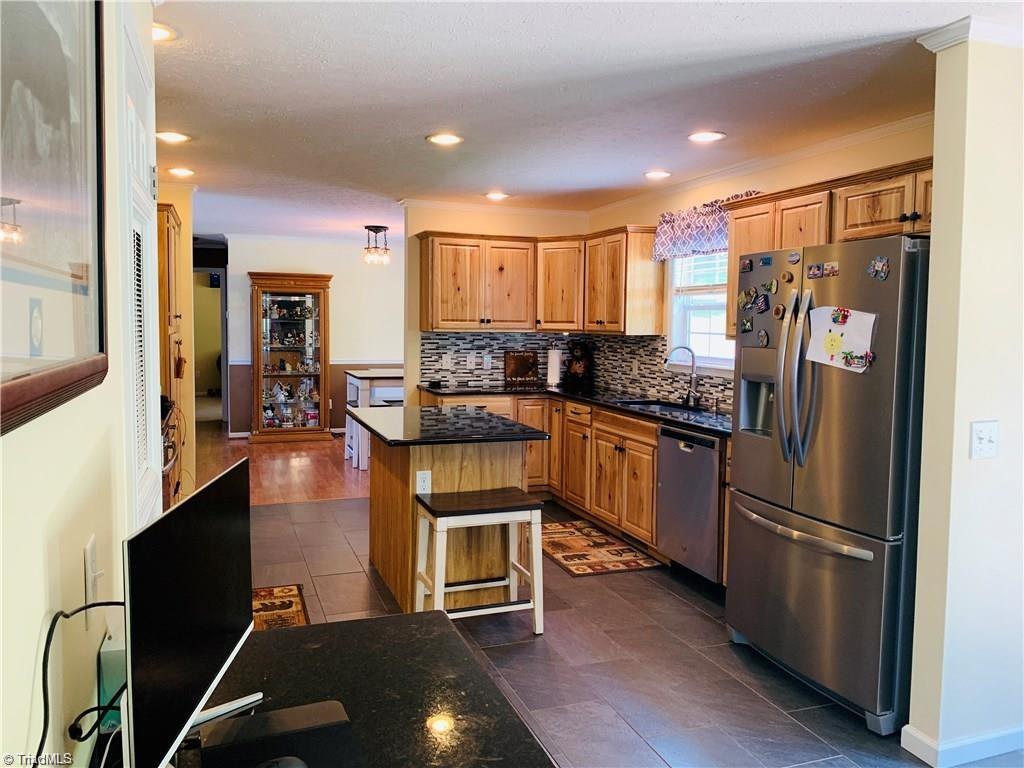 2325 Boiling Springs Road Purlear, NC 28665 - Photo 9 of 29