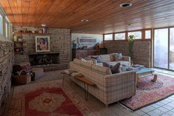 $550,000 | 1222 West Cape Rock Drive, Cape Girardeau, MO 63701