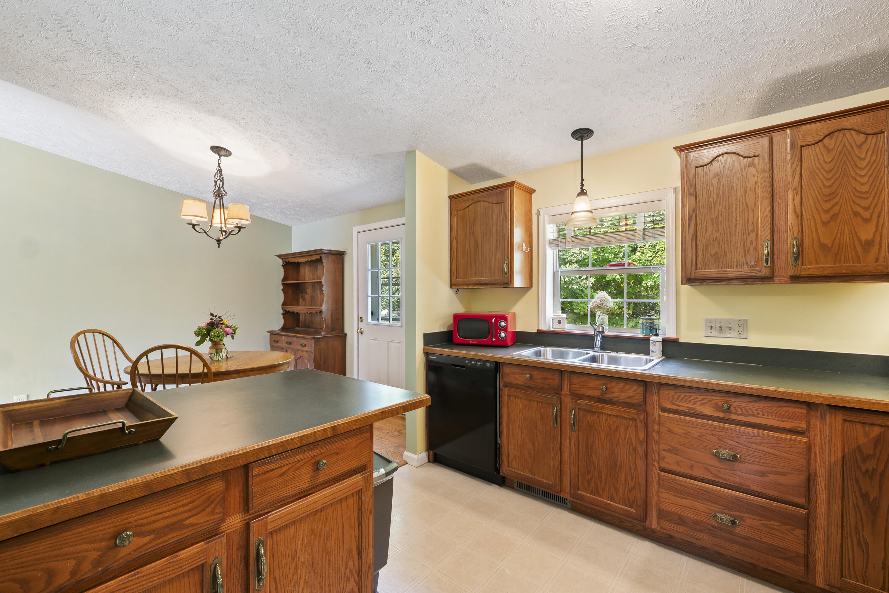 17 Fox Ridge Drive Berwick, ME 03901 - Photo 3 of 51 17 Fox Ridge Dr_126
