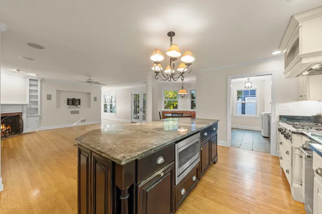 $1,250,000 | 707 Revere Road, Glen Ellyn, IL 60137