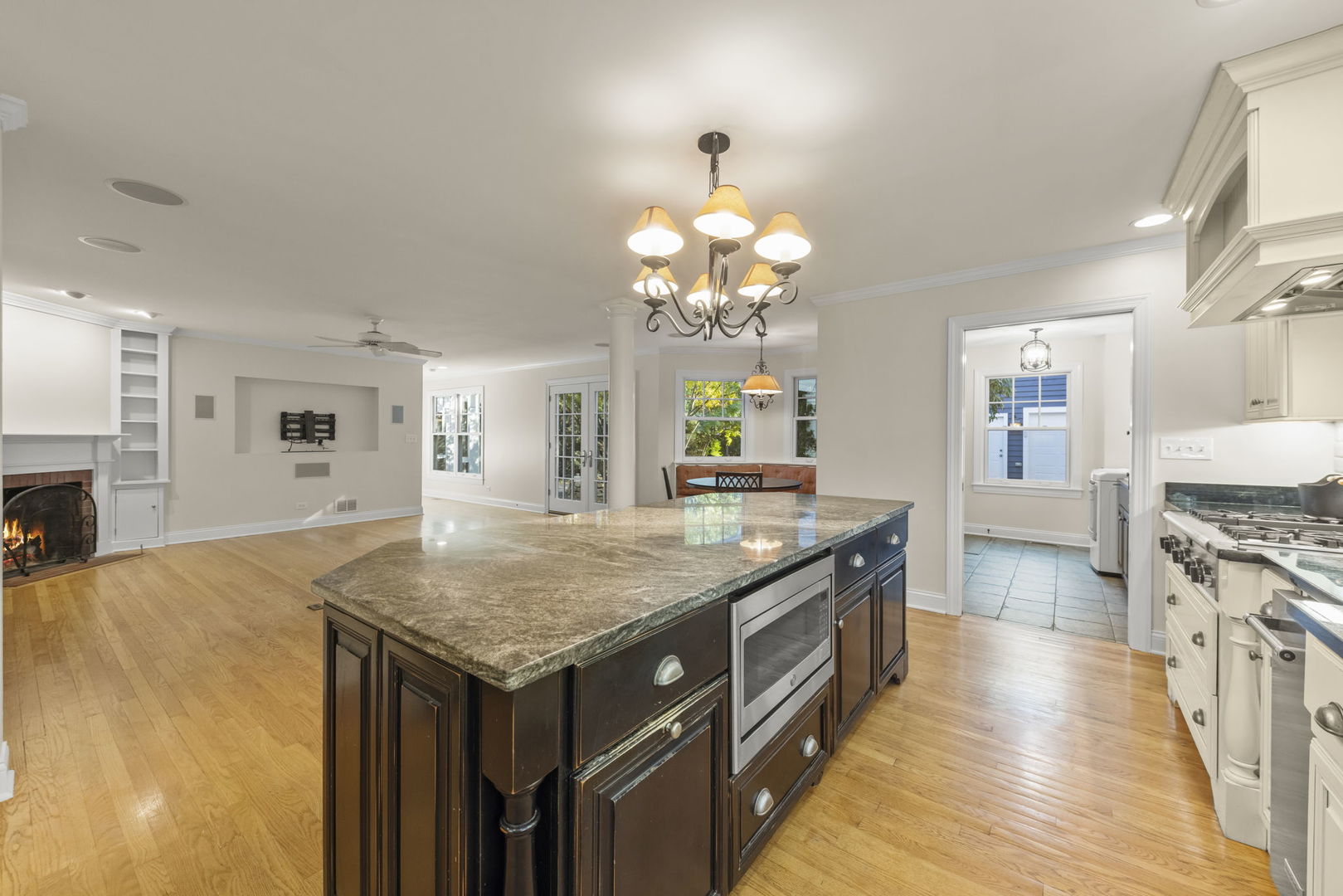 707 Revere Road Glen Ellyn, IL 60137 - Photo 17 of 52 Gallery Image 17
