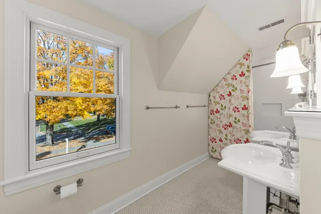 $1,250,000 | 707 Revere Road, Glen Ellyn, IL 60137