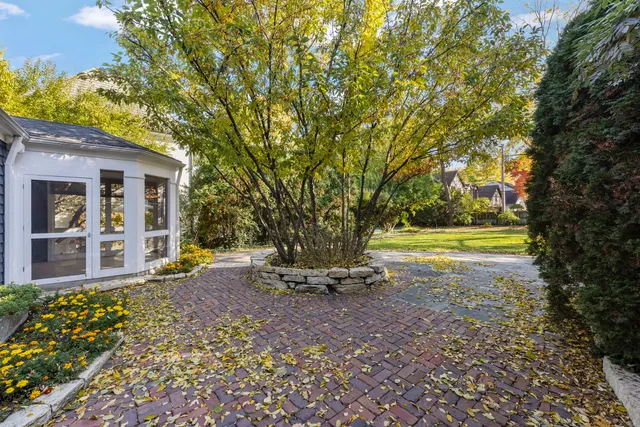 $1,250,000 | 707 Revere Road, Glen Ellyn, IL 60137