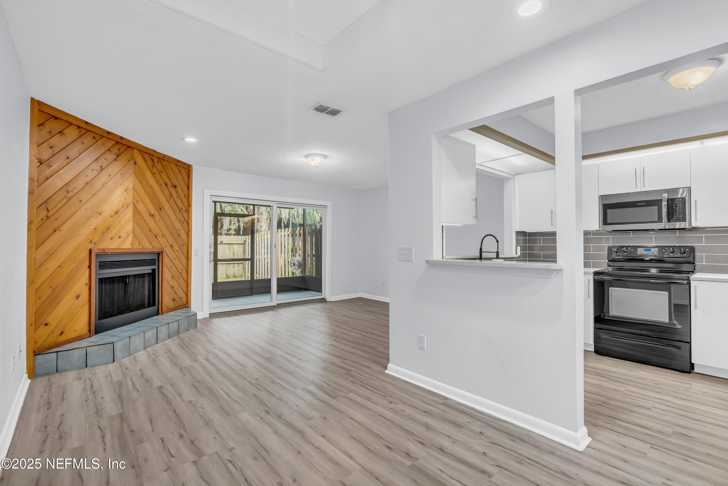 9360 Craven Road, Unit 703 Jacksonville, FL 32257 - Photo 12 of 95 dining 1