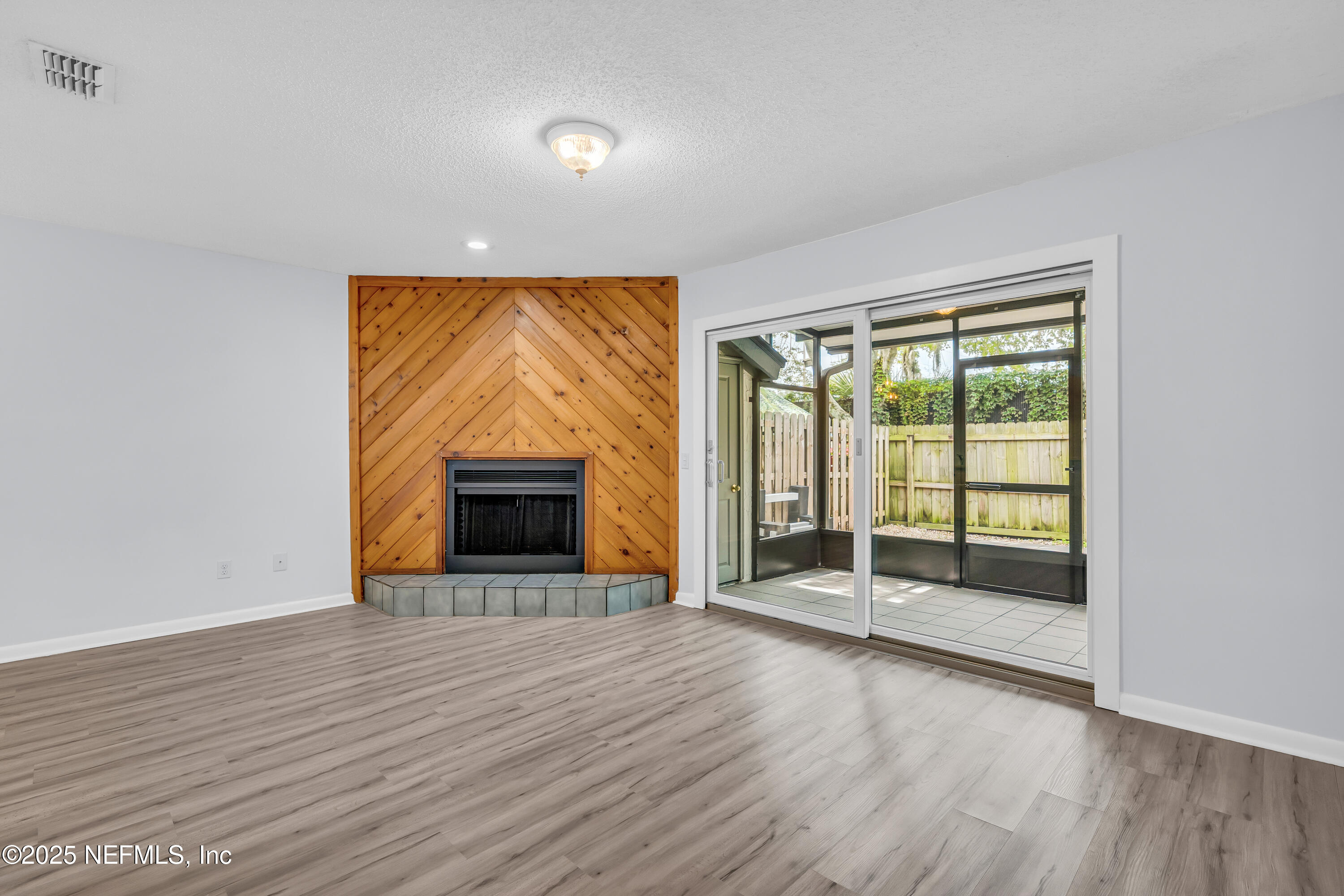 9360 Craven Road, Unit 703 Jacksonville, FL 32257 - Photo 13 of 95 living 2