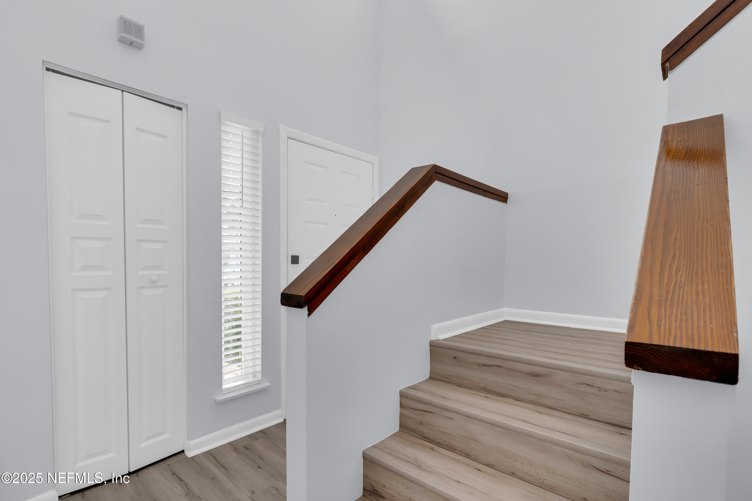9360 Craven Road, Unit 703 Jacksonville, FL 32257 - Photo 5 of 95 foyer 3