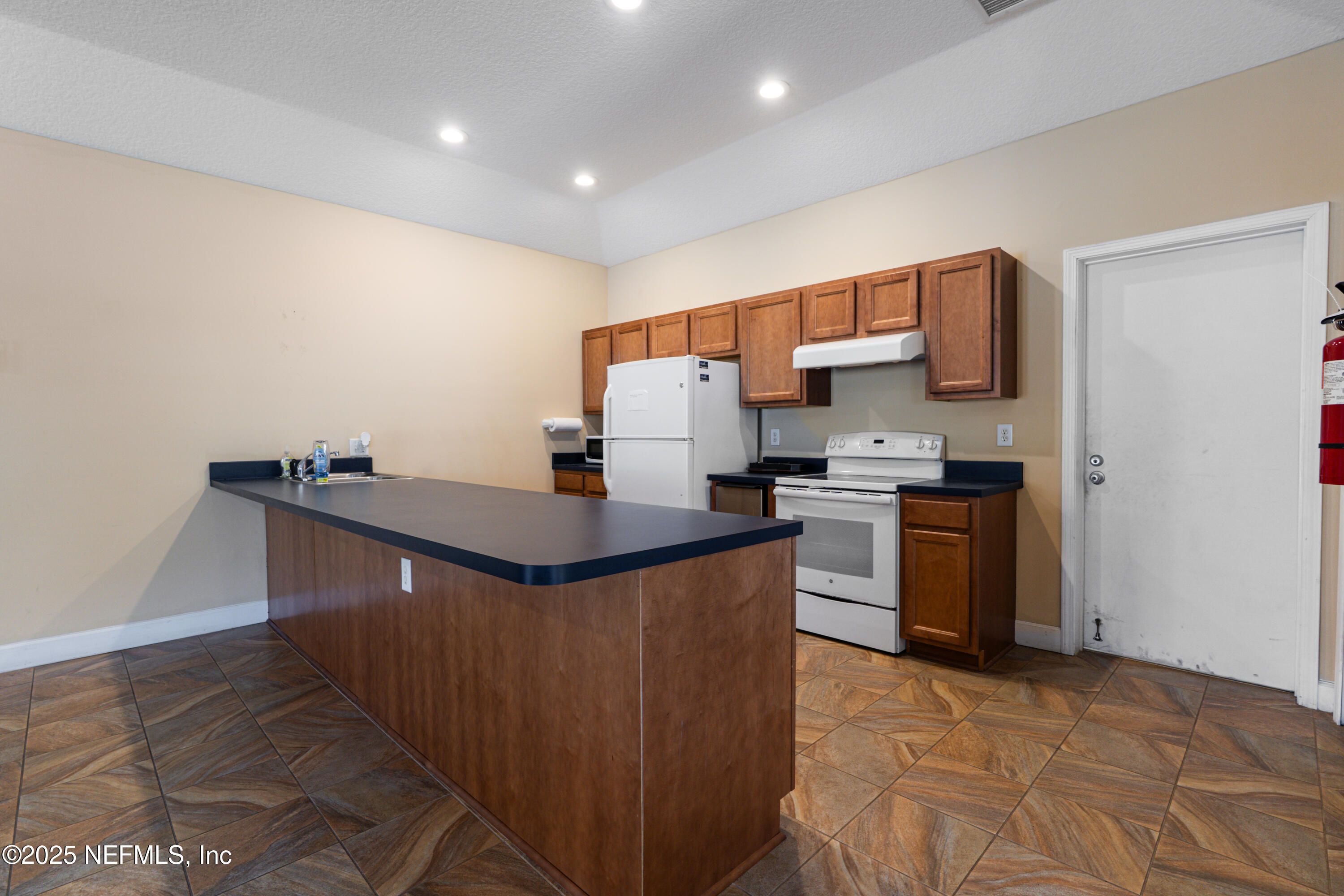 9360 Craven Road, Unit 703 Jacksonville, FL 32257 - Photo 61 of 95 amenities 6