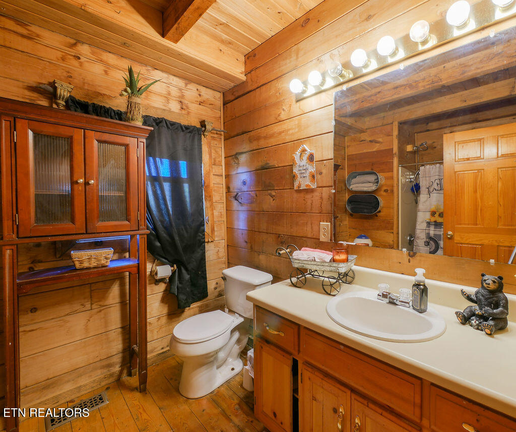 1099 Thomas Road Benton, TN 37307 - Photo 10 of 37 P1040817