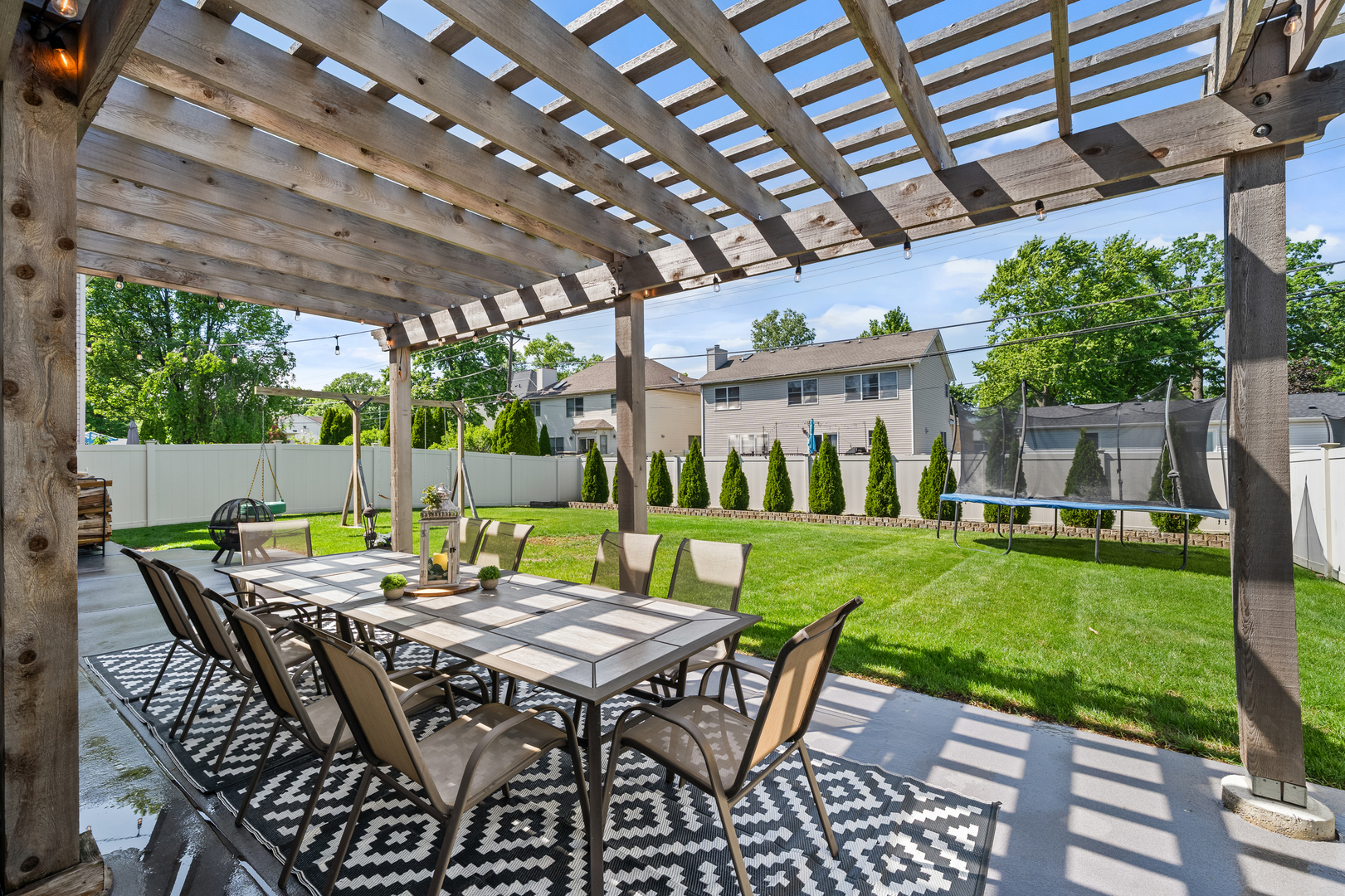 986 Red Oak Street Addison, IL 60101 - Photo 3 of 34