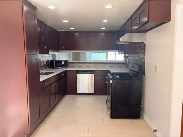 $4,500 | 2519 Kansas Avenue, Unit 110, Santa Monica, CA 90404