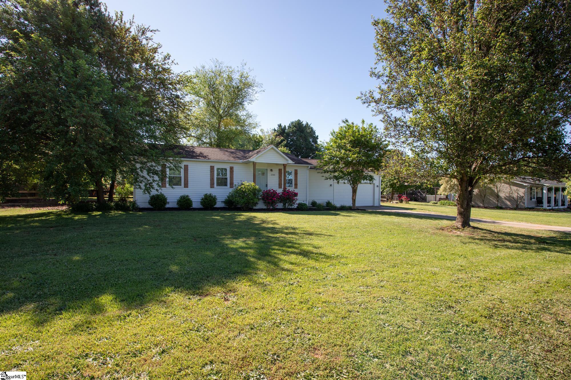 1791 Brockman McClimon Road Greer, SC 29651 - Photo 2 of 34 Gallery Image 2