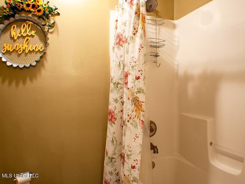 1715 Meadowbrook Road Jackson, MS 39211 - Photo 12 of 25 MBbath2