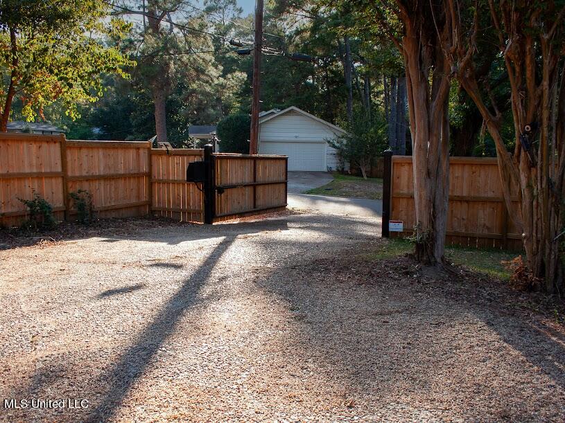 1715 Meadowbrook Road Jackson, MS 39211 - Photo 20 of 25 MBgate