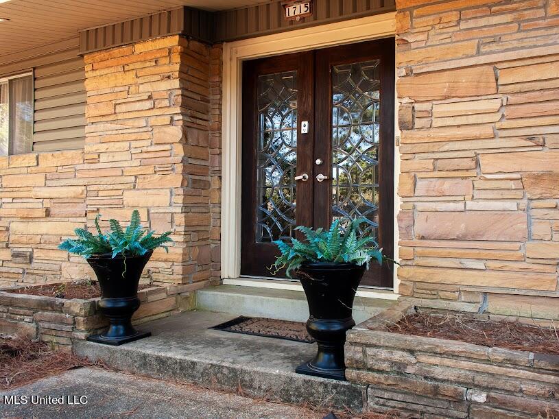 MBfront of house3