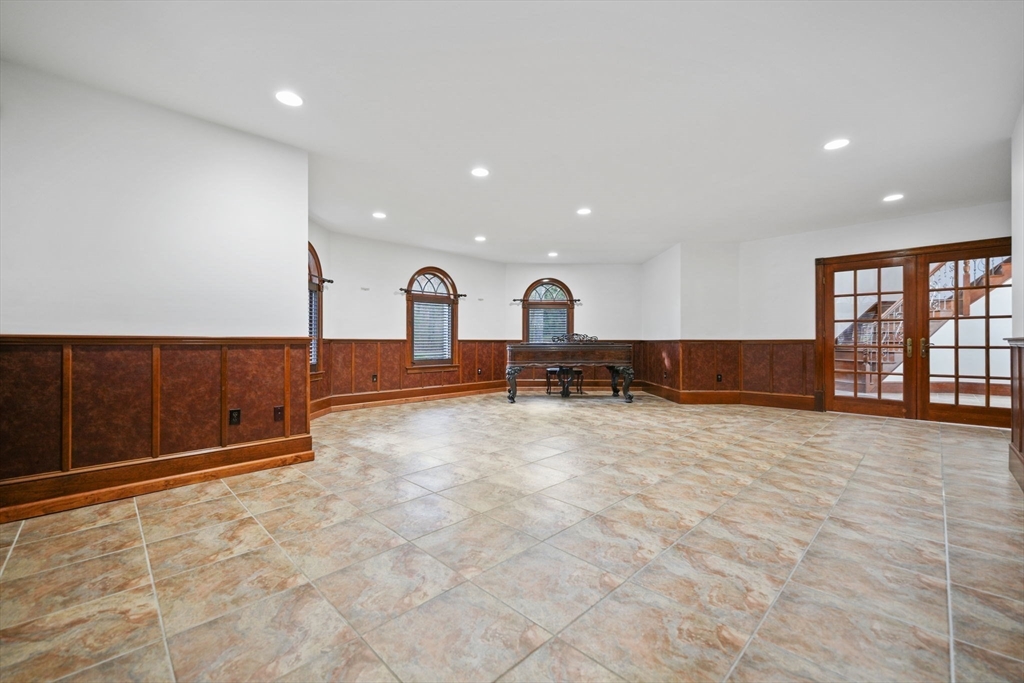 219 Chase Road Dartmouth, MA 02747 - Photo 20 of 42 a view of a livingroom with furniture