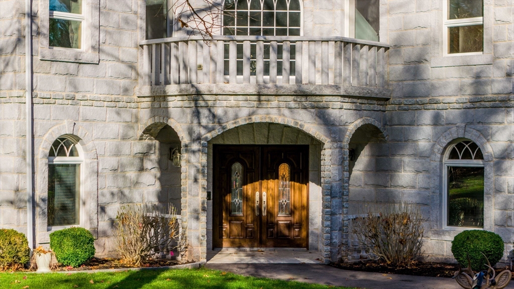 219 Chase Road Dartmouth, MA 02747 - Photo 4 of 42 a front view of a house with garden