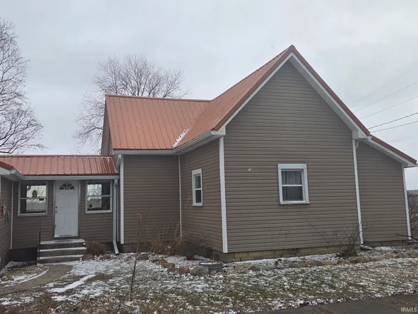 $180,000 | 305 North Pike Street, Kempton, IN 46049