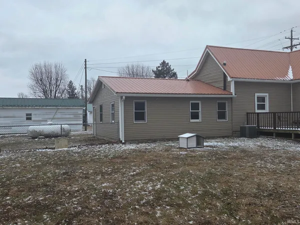 $180,000 | 305 North Pike Street, Kempton, IN 46049