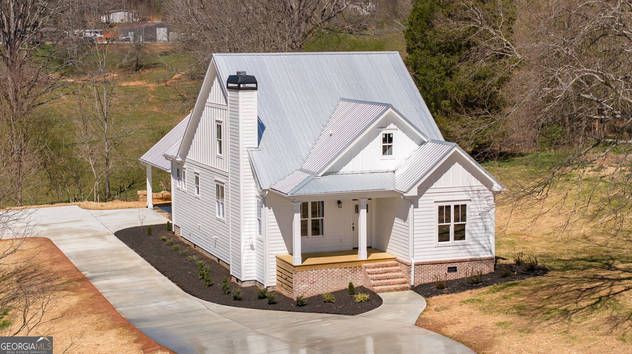 405 Roper Drive Clarkesville, GA 30523 - Photo 2 of 35