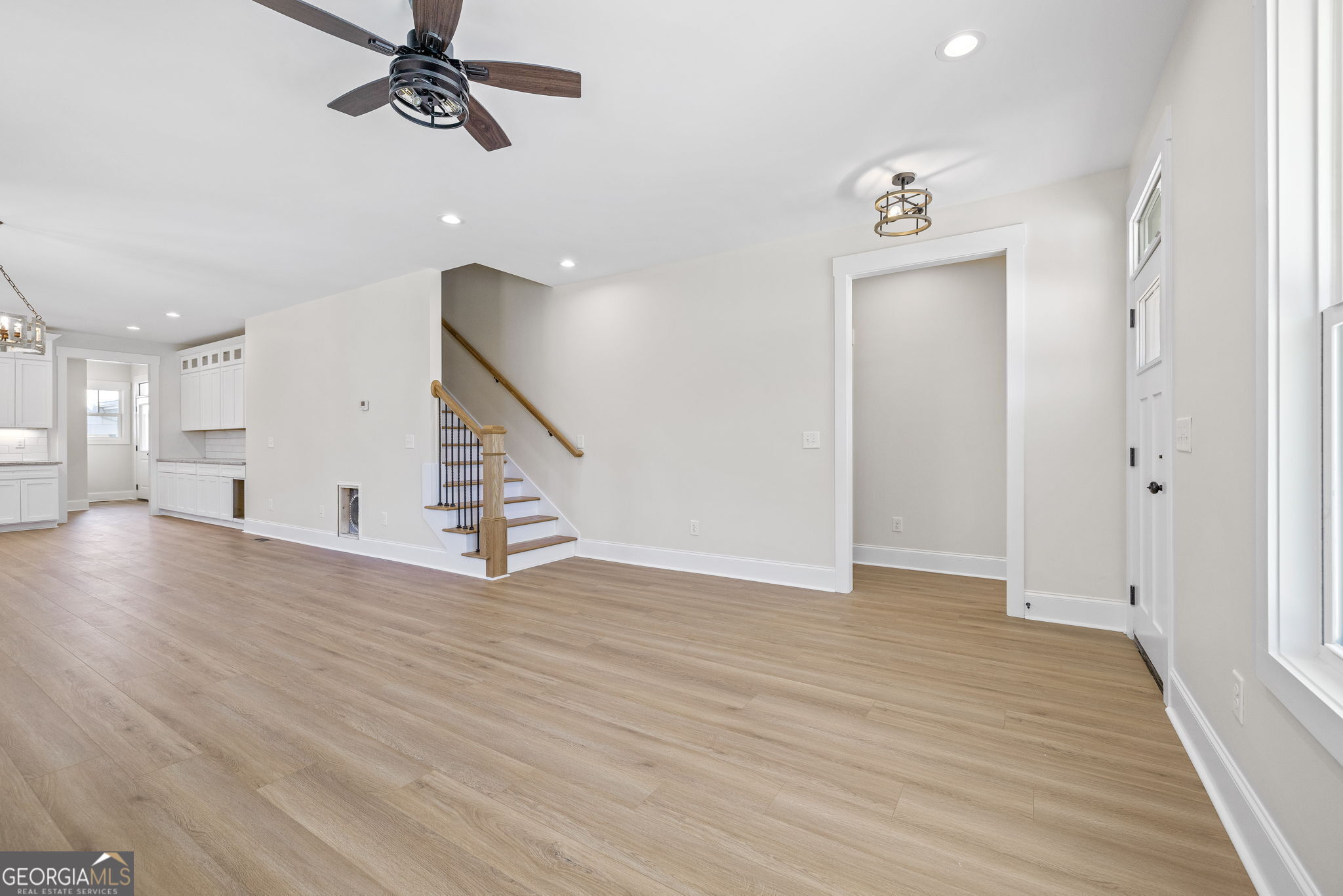 405 Roper Drive Clarkesville, GA 30523 - Photo 5 of 35