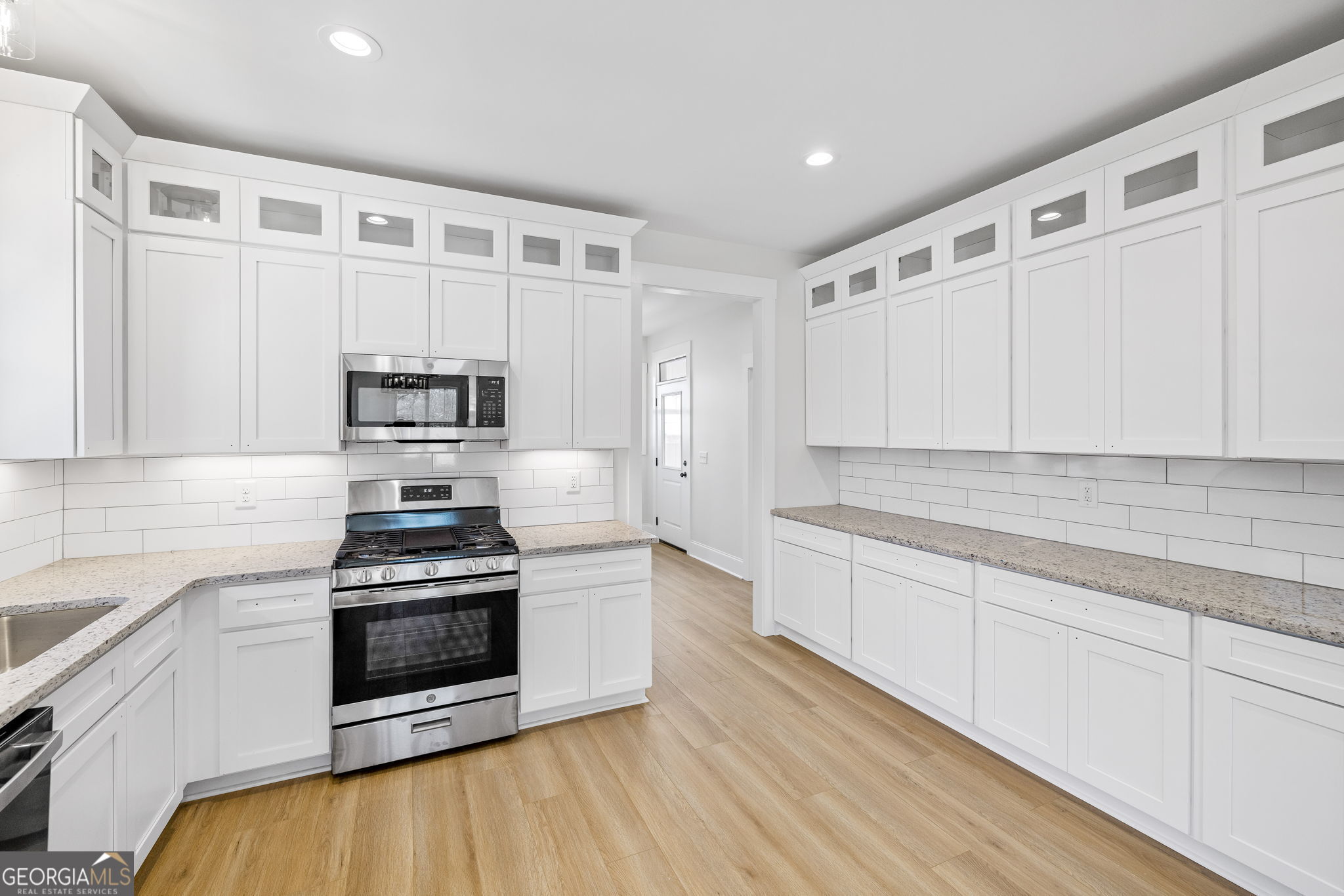 405 Roper Drive Clarkesville, GA 30523 - Photo 9 of 35