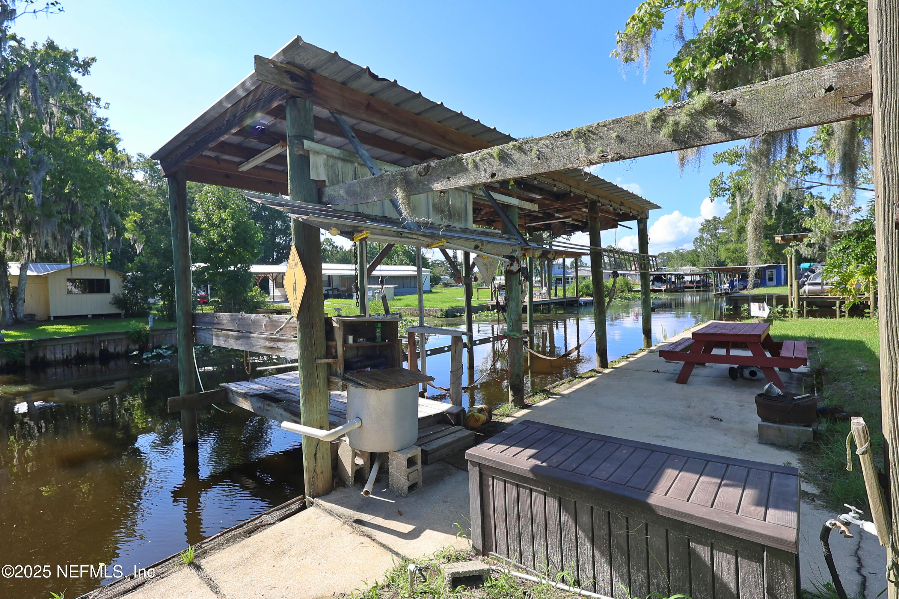 138 Edgewater Road Satsuma, FL 32189 - Photo 9 of 45 Back
