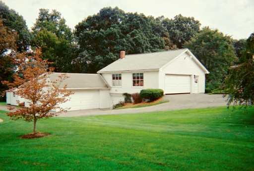 221 South Eberhart Road Butler, PA 16001 - Photo 4 of 8