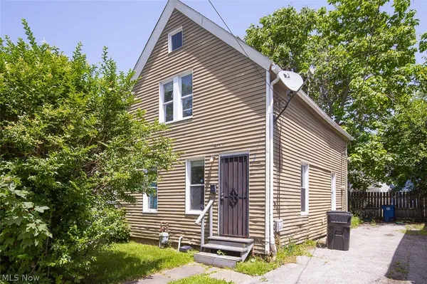 $137,500 | 2177 West 81st Street, Cleveland, OH 44102
