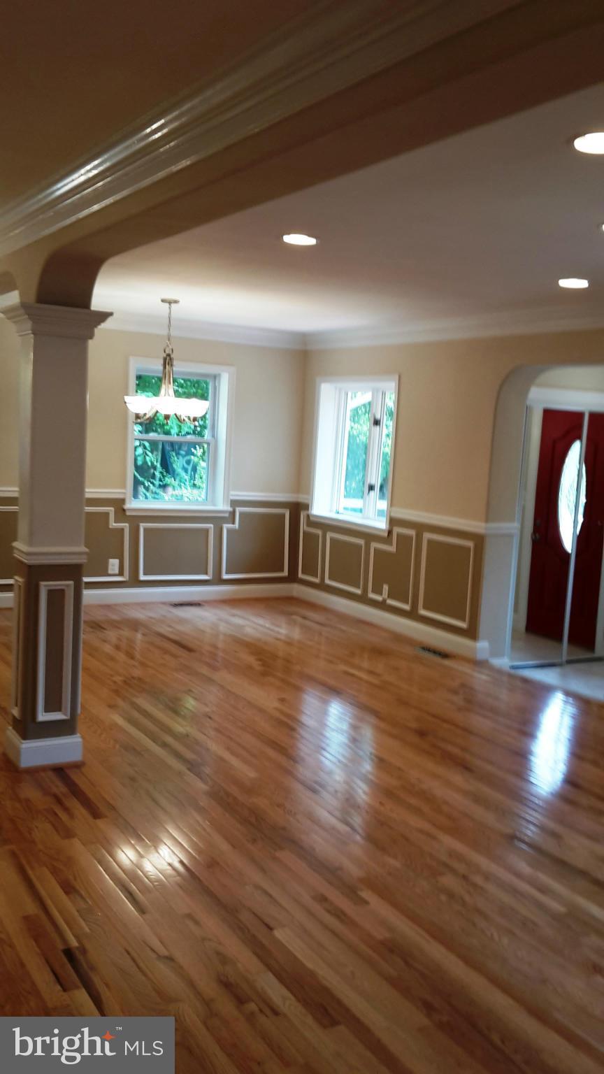 7229 Barry Road Alexandria, VA 22315 - Photo 5 of 30 Dining Room