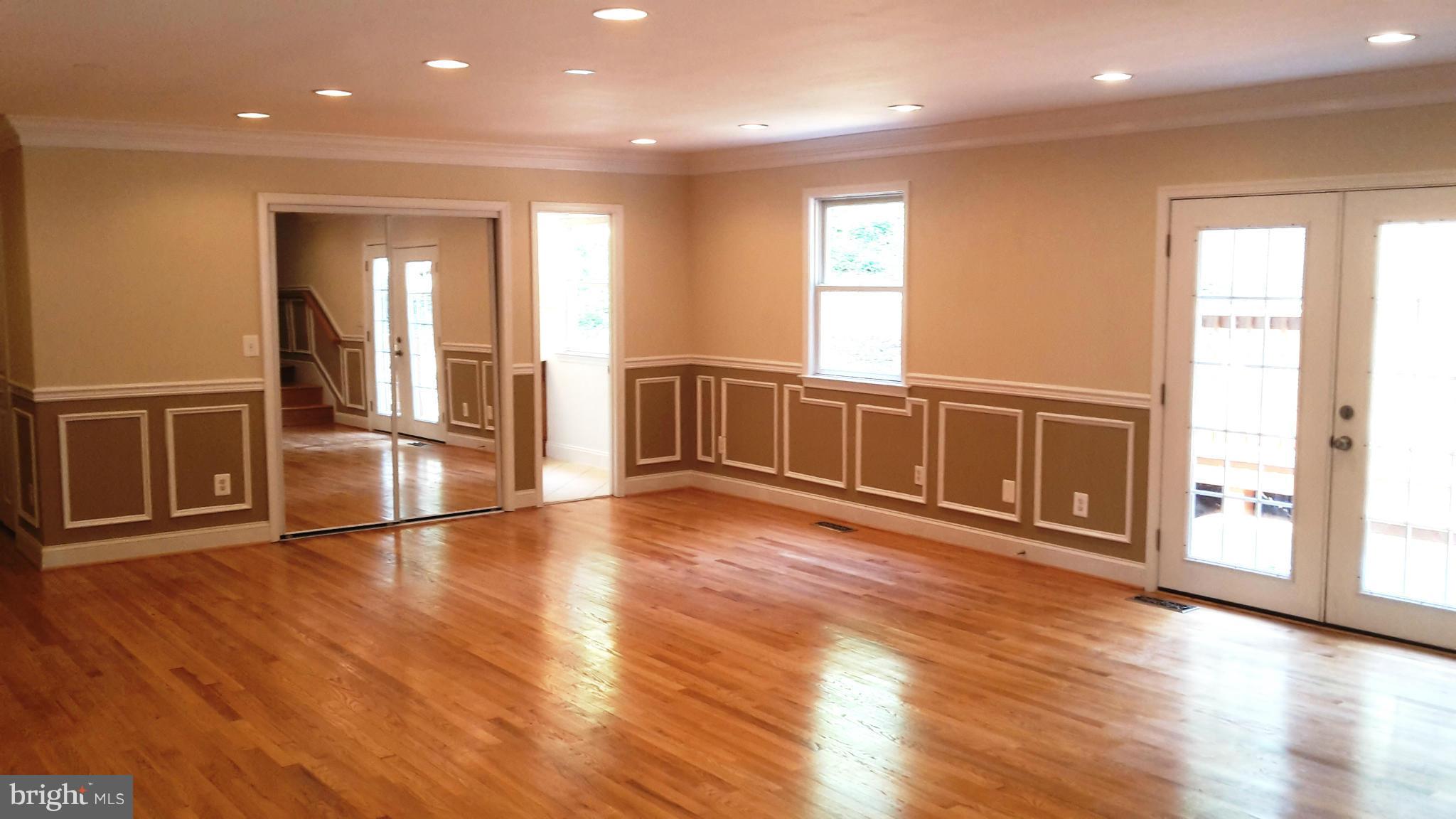 7229 Barry Road Alexandria, VA 22315 - Photo 10 of 30 Family Room