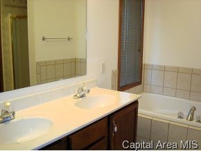 4073 Highbury Drive Springfield, IL 62711 - Photo 7 of 12 Gallery Image 7