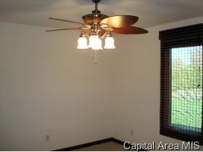 4073 Highbury Drive Springfield, IL 62711 - Photo 10 of 12 Gallery Image 10