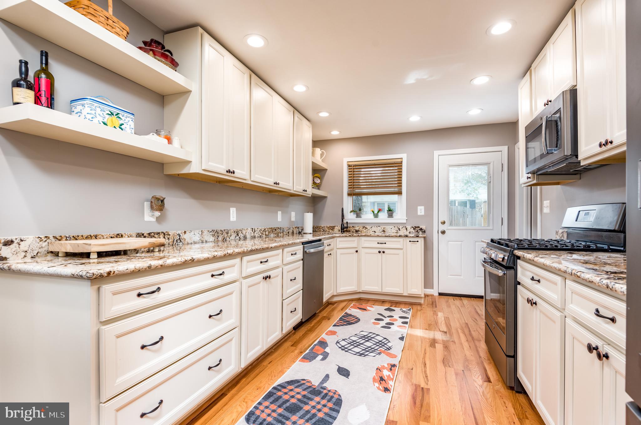 339 Dover Road Warrenton, VA 20186 - Photo 10 of 36 Gallery Image 10