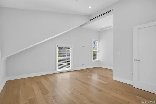 $4,250 | 108 South Street, Unit E, Oyster Bay, NY 11771