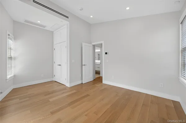 $4,250 | 108 South Street, Unit E, Oyster Bay, NY 11771