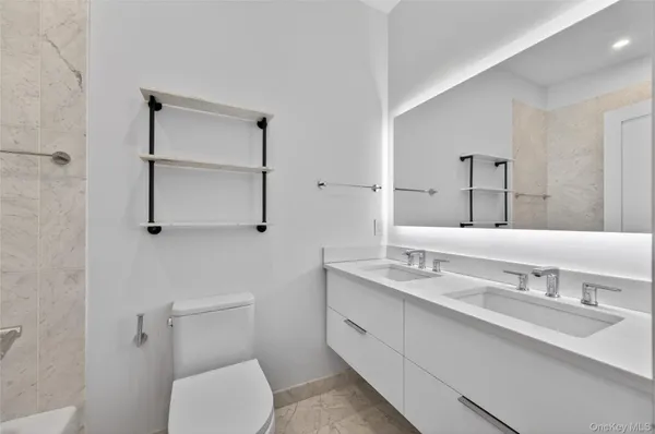 $4,250 | 108 South Street, Unit E, Oyster Bay, NY 11771