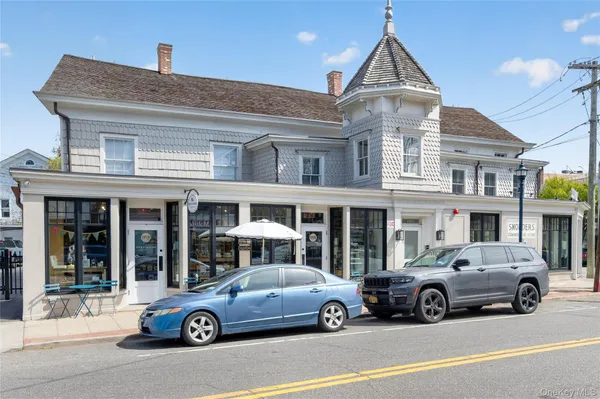 $4,250 | 108 South Street, Unit E, Oyster Bay, NY 11771
