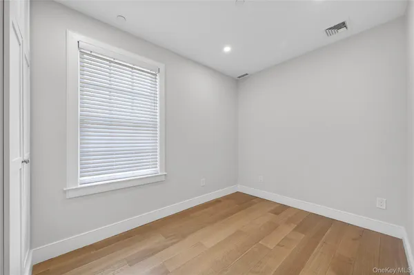 $4,250 | 108 South Street, Unit E, Oyster Bay, NY 11771