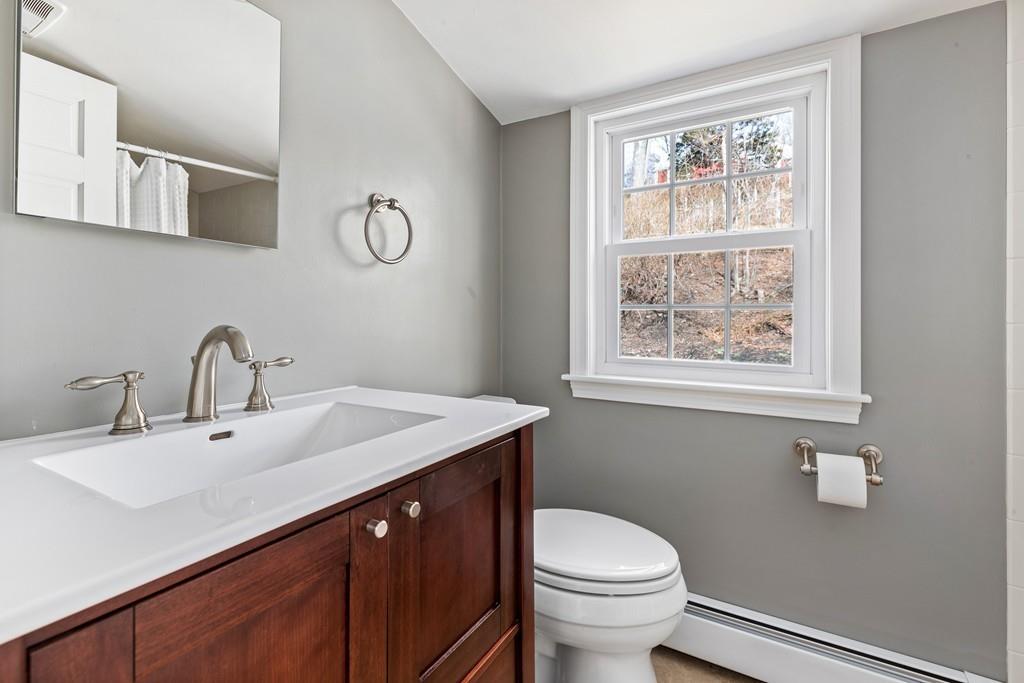 17 Simmons Road Hingham, MA 02043 - Photo 12 of 14 Gallery Image 12
